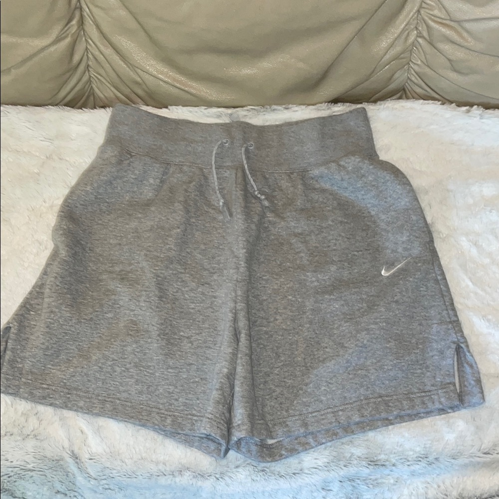 NWOT Nike Gray Athletic Shorts with Elastic Waistband.  Size Large.